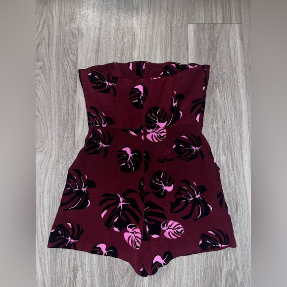 Topshop Monstera Leaf Burgundy Strapless Romper Size 8 NWOT - Picture 4 of 4